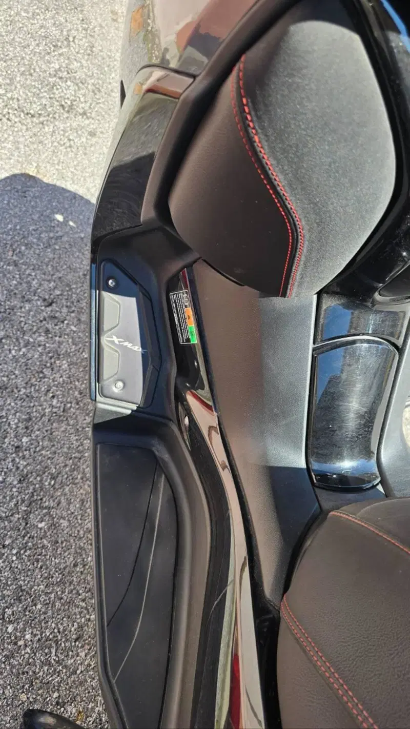 Yamaha X-Max 300 Tech Max (2021 - 24) (8)