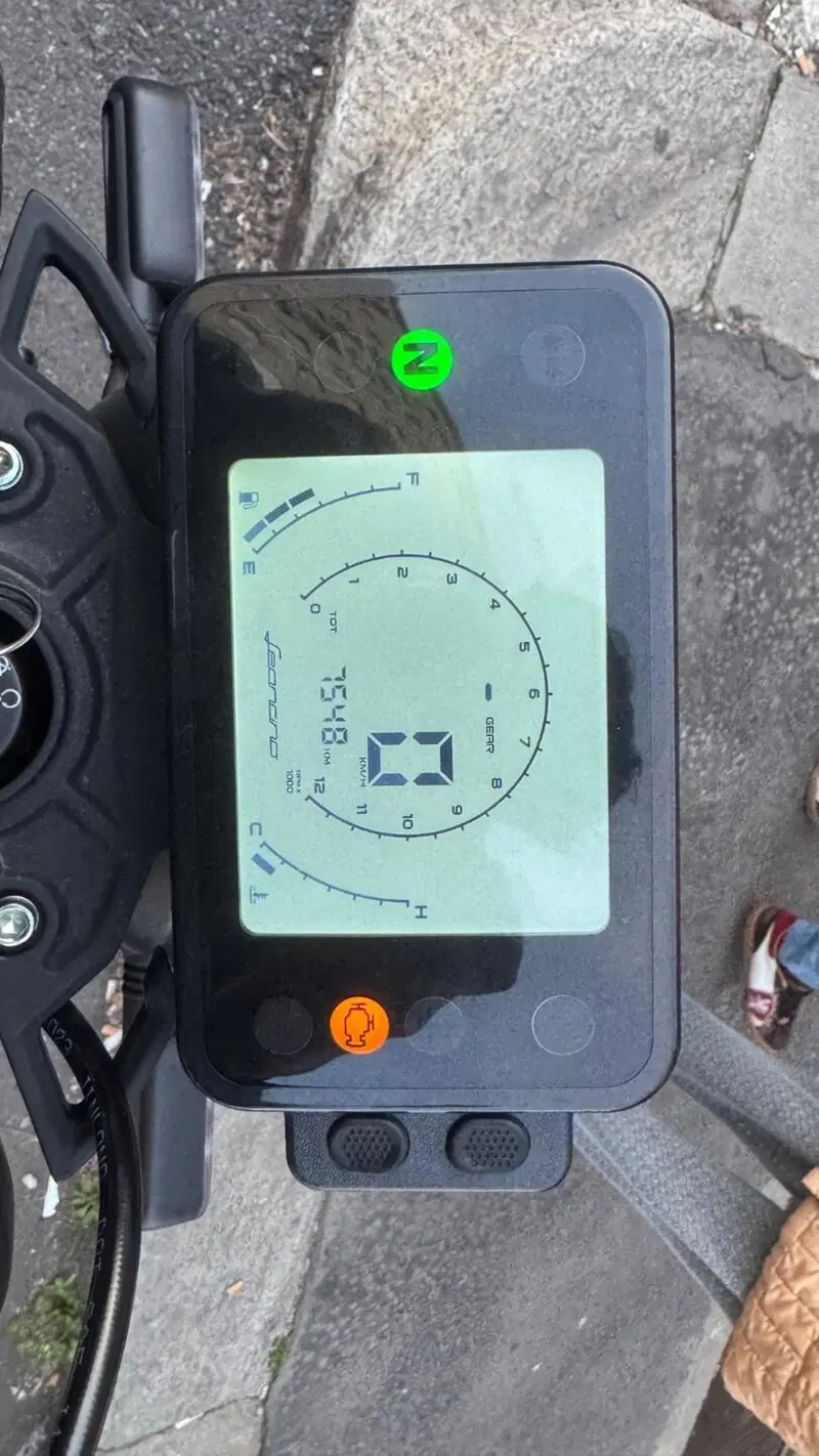 Benelli Leoncino 125 (2022 - 25) (5)