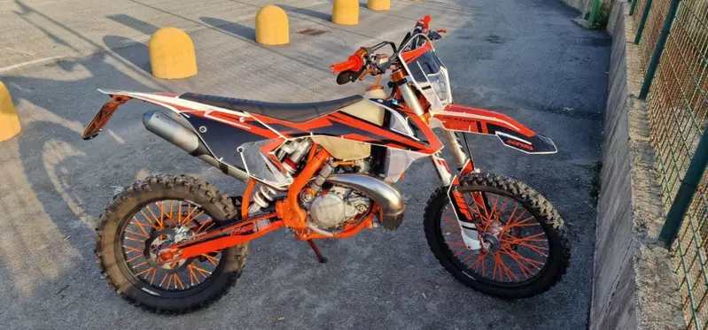 KTM 250 EXC TPI Six Days (2019) (4)