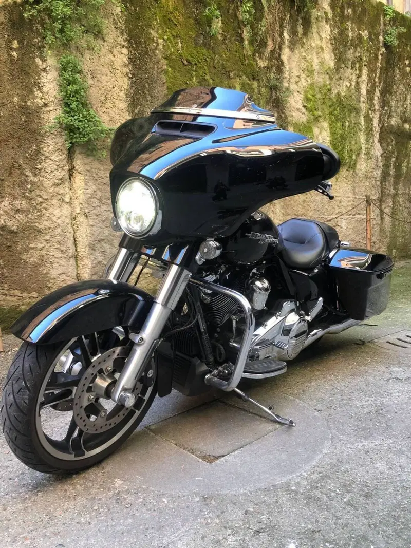 Harley-Davidson 107 Street Glide (2017 - 19) - FLHX