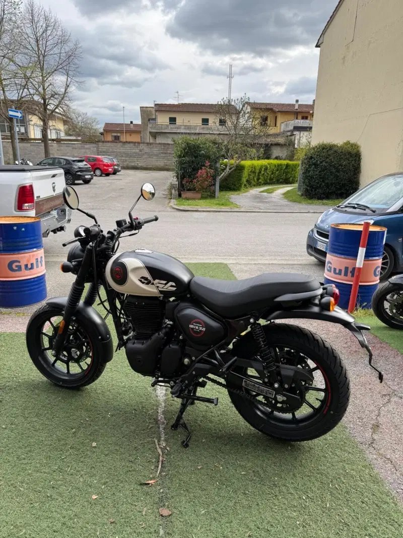 Royal Enfield HNTR 350 (2022 - 26) (3)