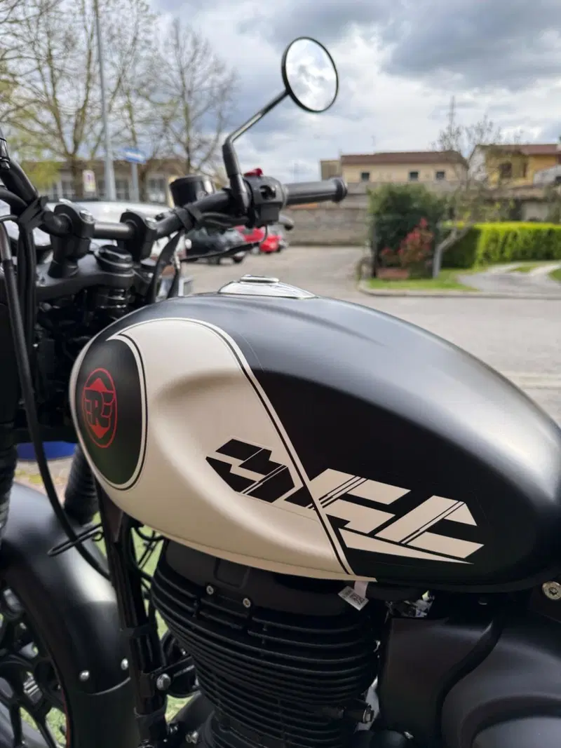 Royal Enfield HNTR 350 (2022 - 26) (10)