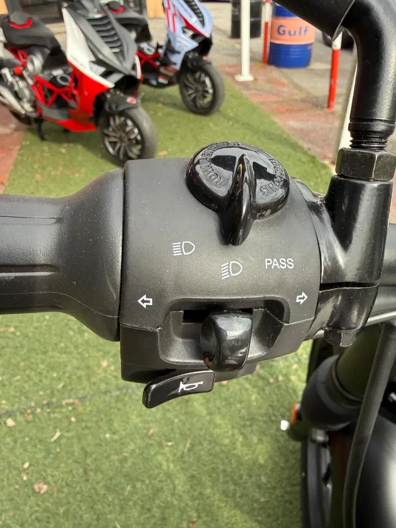 Royal Enfield HNTR 350 (2022 - 26) (15)