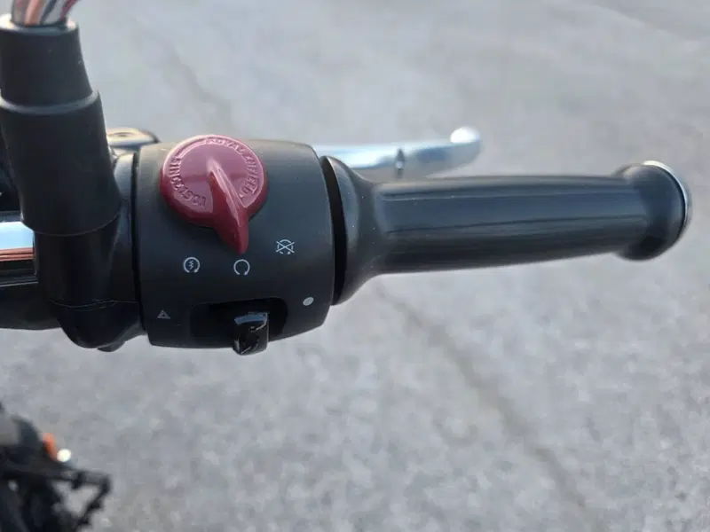 Royal Enfield Meteor 350 (2021 - 26) (5)