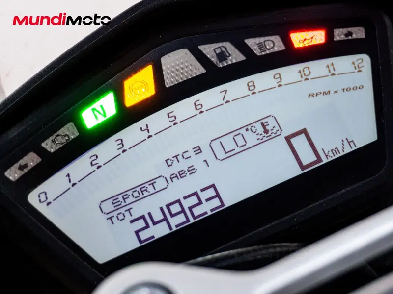 Ducati Hyperstrada 821 (2013 - 15) (11)