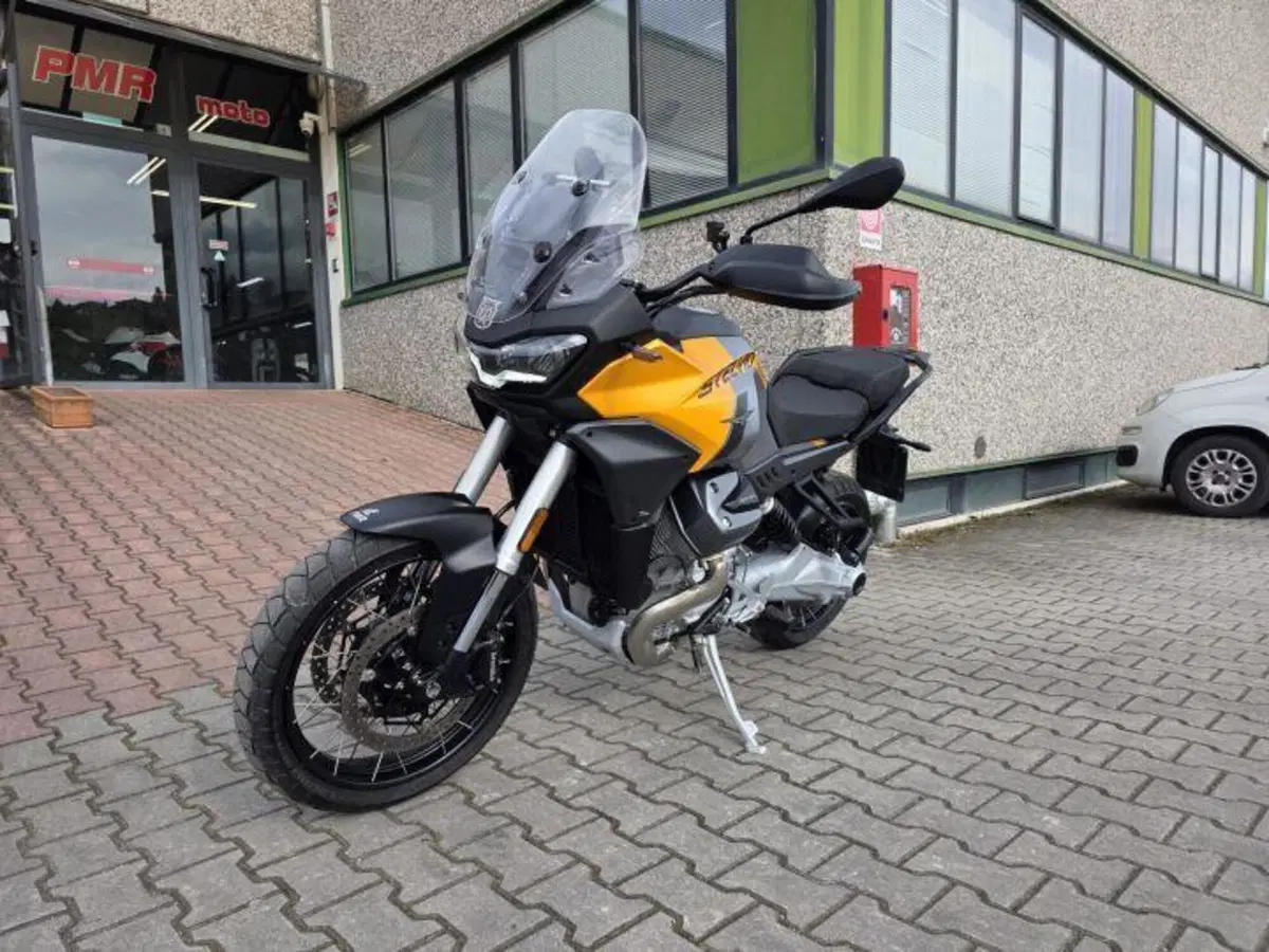 Moto Guzzi Stelvio (2024 - 26)