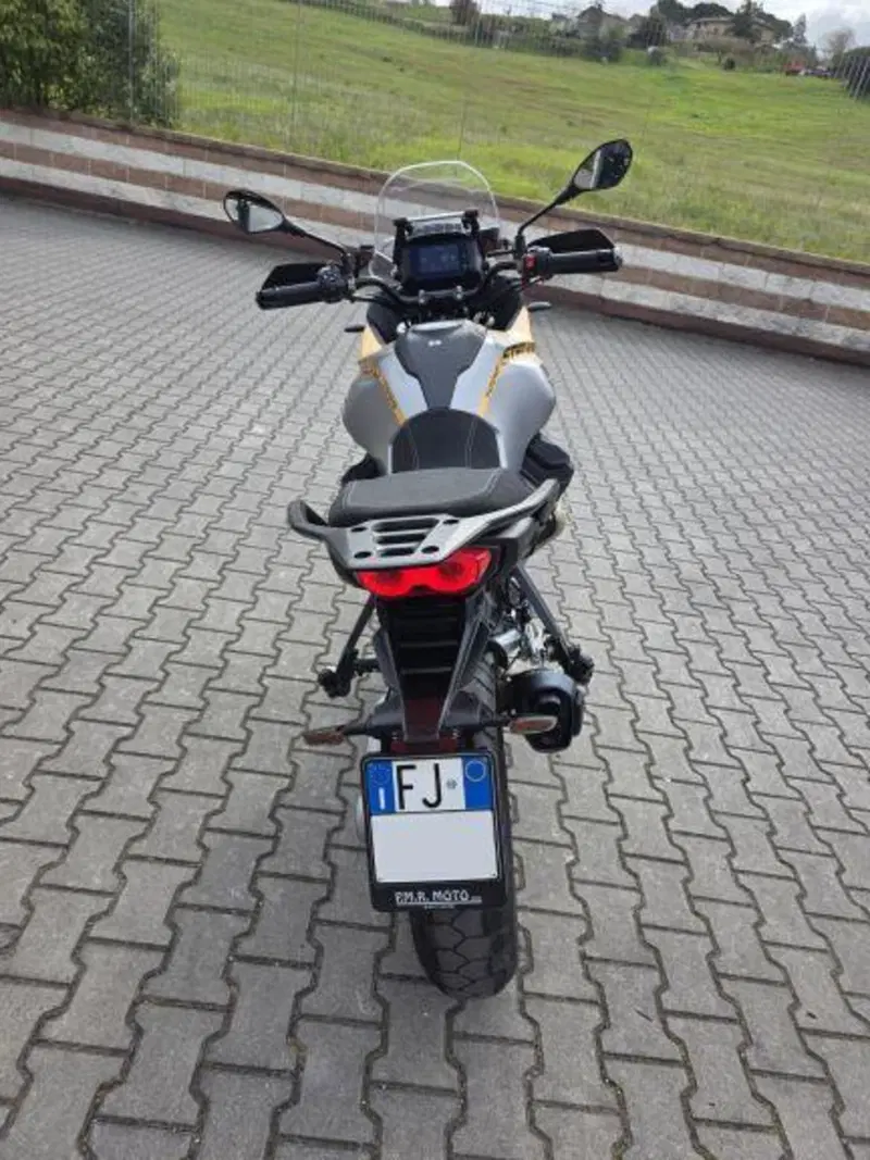 Moto Guzzi Stelvio (2024 - 26) (6)