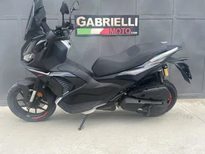 Aprilia SR GT 400 (2026) usata