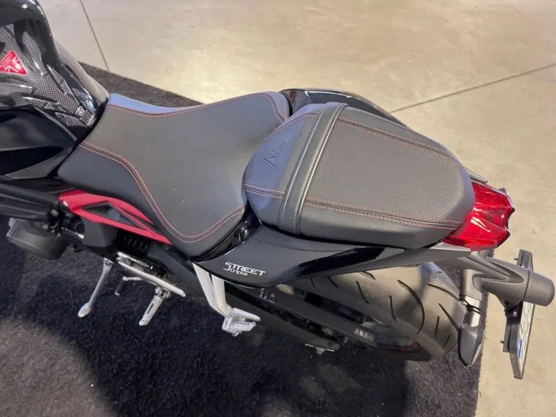 Triumph Street Triple R (2017 - 20) (5)