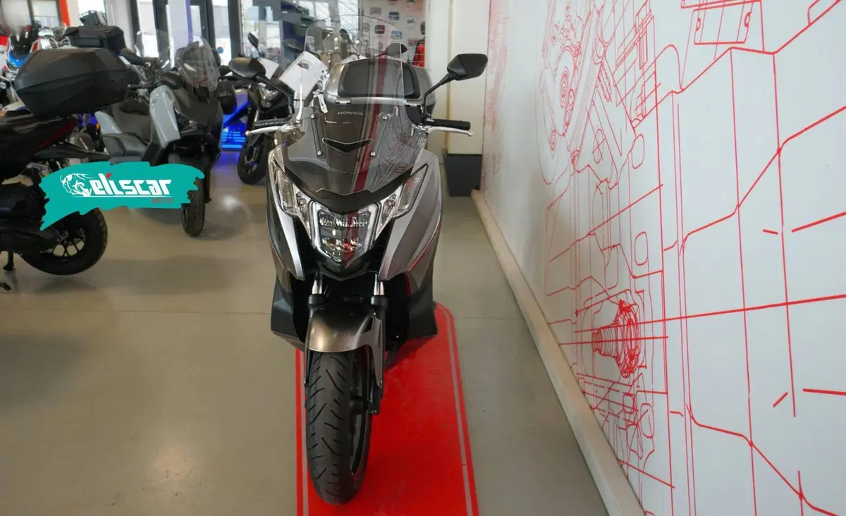 Honda Integra 750 DCT (2016 - 17) (3)