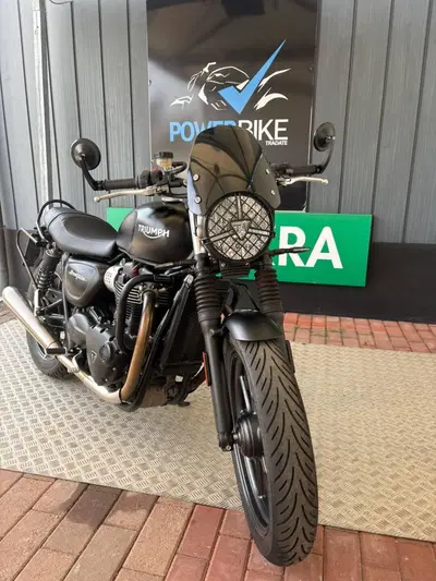 Triumph Street Twin 900 (2016) usata