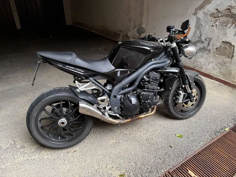 Triumph Speed Triple 1050 (2005 - 11)