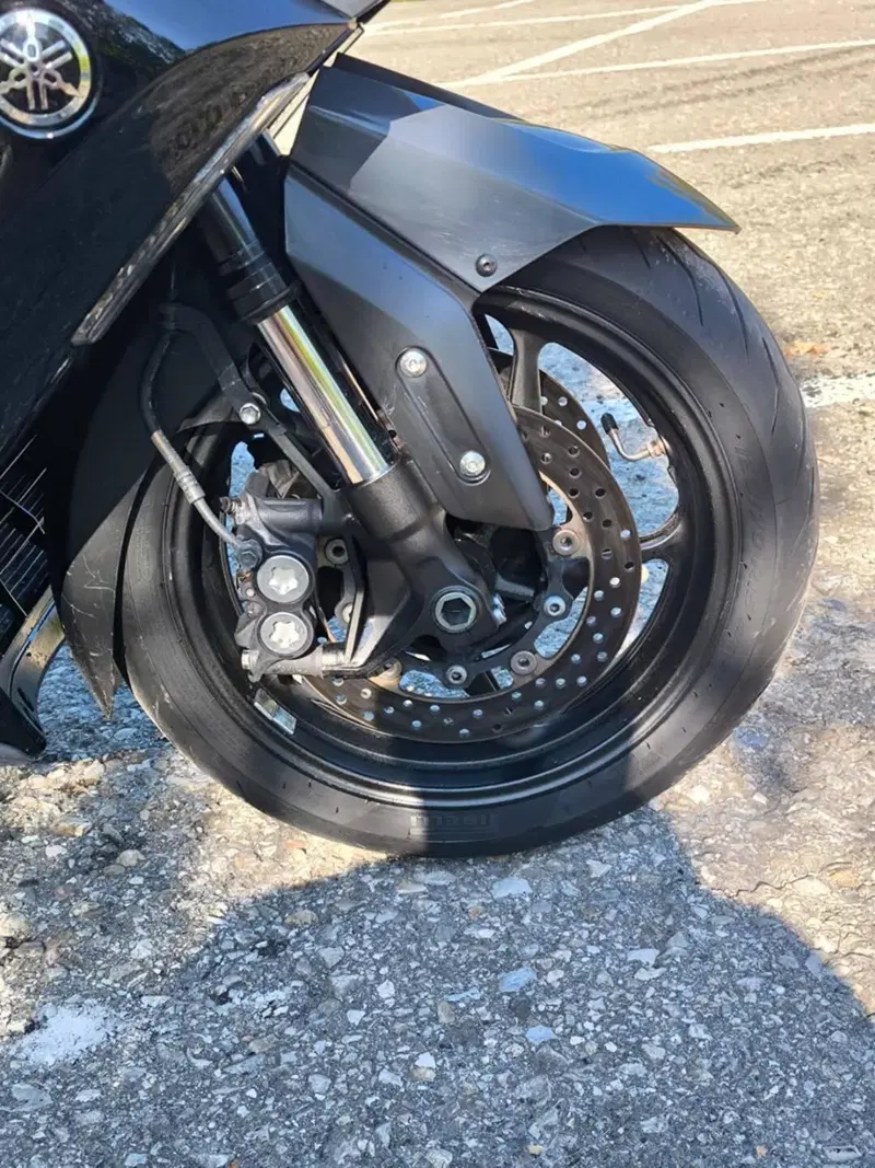 Yamaha T-Max 560 Tech Max (2021) (4)