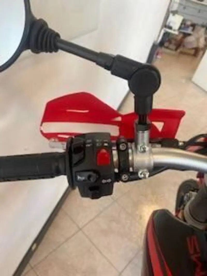 Swm SM 125 R (2025 - 26) (14)