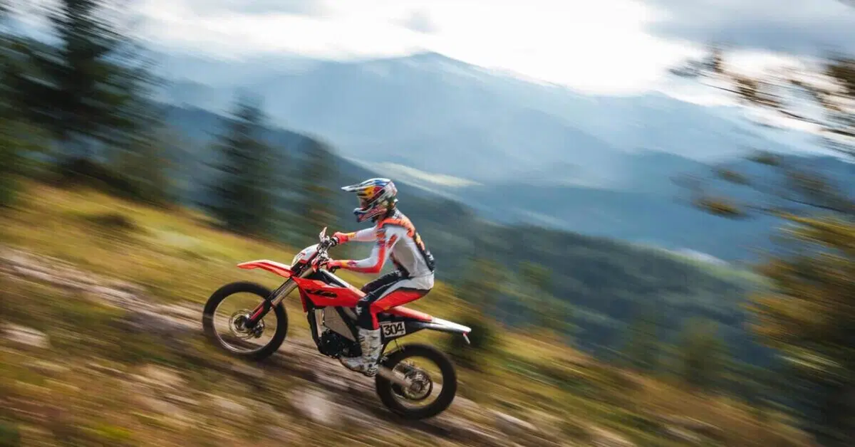 KTM Freeride E 2027, evoluzione tecnica e nuovi parametri prestazionali per l'elettrica da enduro