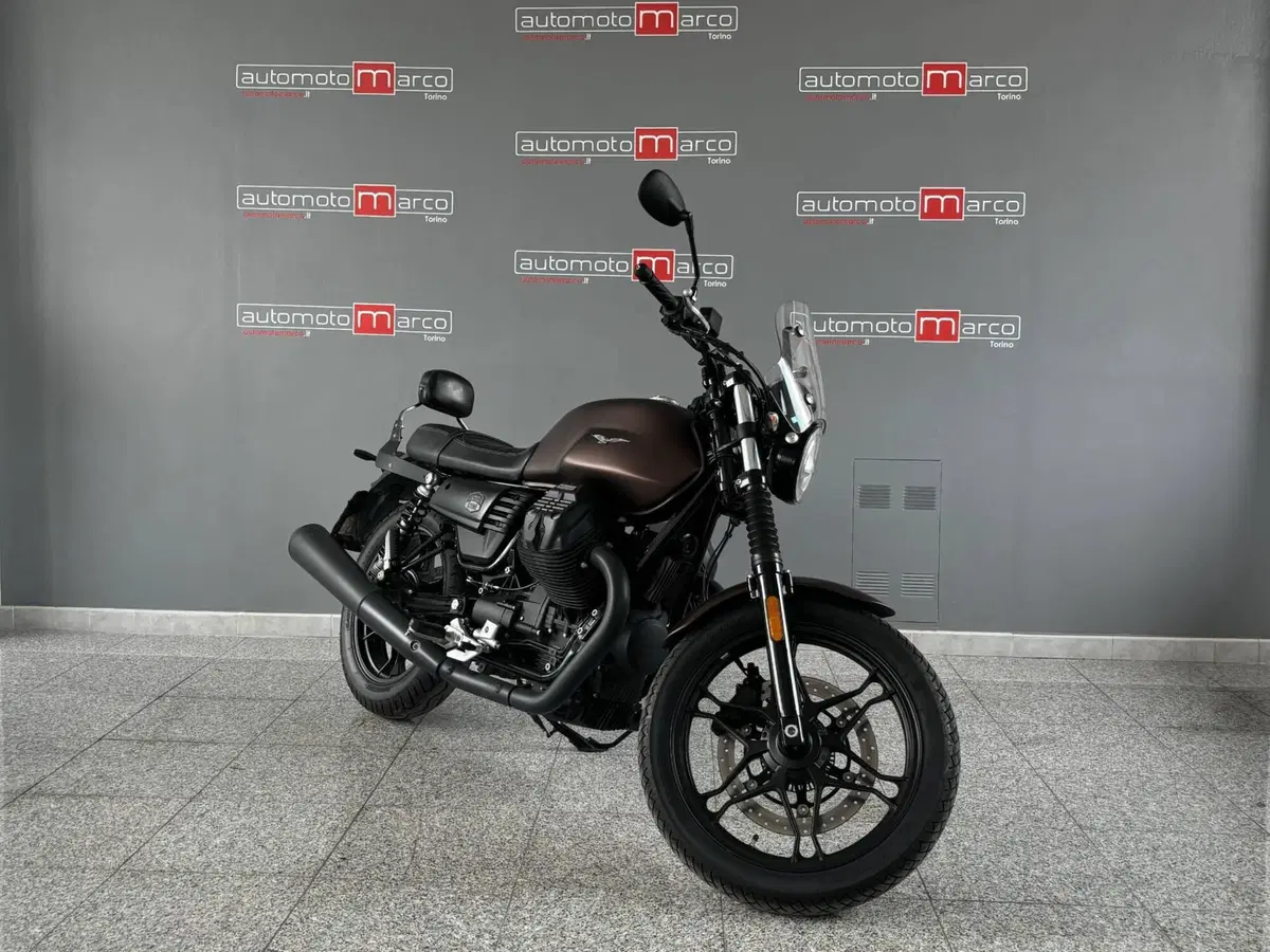Moto Guzzi V7 III Stone Night Pack (2019 - 20)
