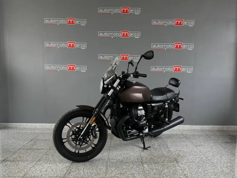 Moto Guzzi V7 III Stone Night Pack (2019 - 20) (4)