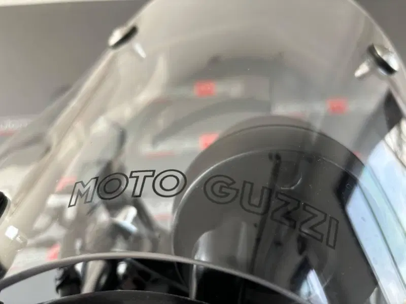 Moto Guzzi V7 III Stone Night Pack (2019 - 20) (6)