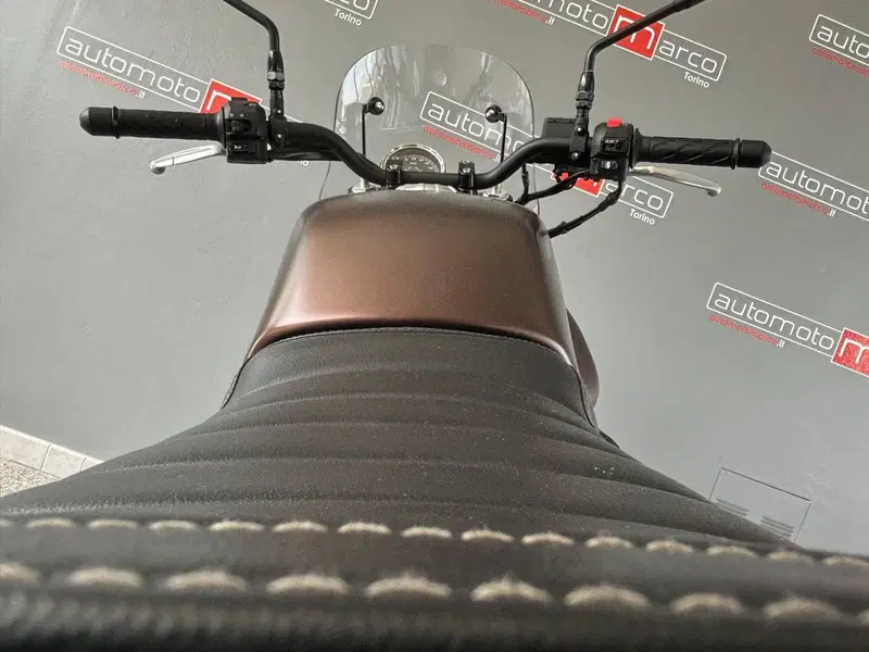 Moto Guzzi V7 III Stone Night Pack (2019 - 20) (8)