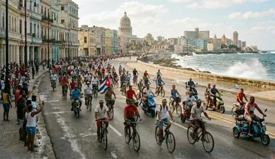 A L'Avana le due ruote sfilano sul Malecon contro l&rsquo;embargo USA