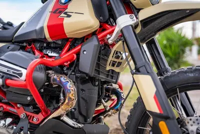 Wunderlich: una difesa intelligente per il radiatore dell&rsquo;olio della BMW R 12 G/S