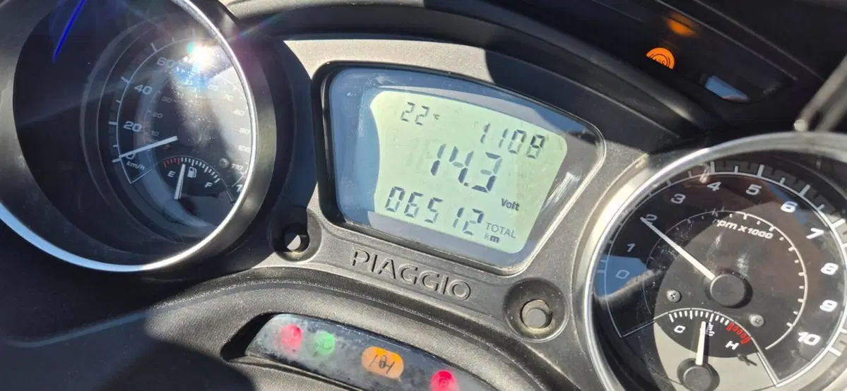Piaggio Mp3 300 Hpe Sport (2019 - 20) (4)