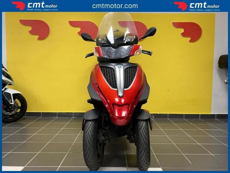 Piaggio Mp3 300 ie Yourban ERL (2011 - 17) (2)