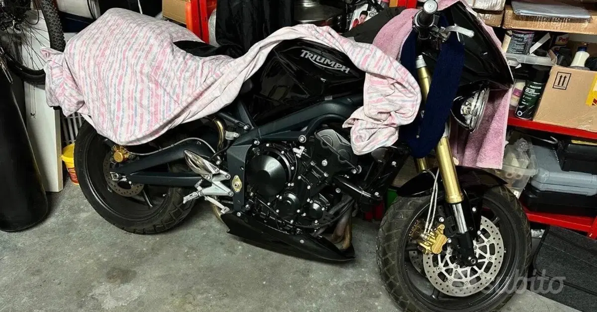 Triumph Street Triple (2007 - 12) (4)