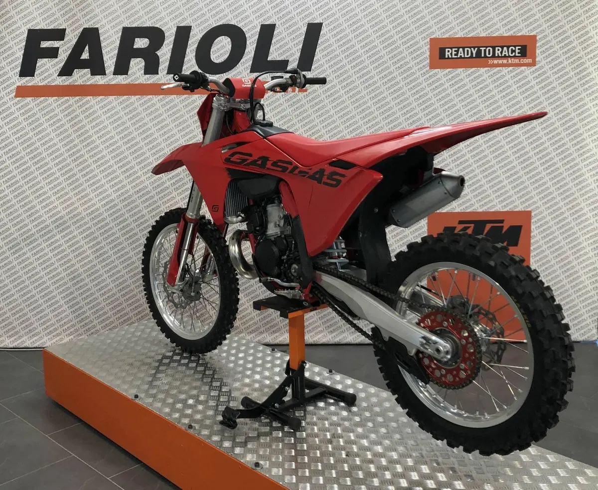 GASGAS MC 300 (2025) (13)