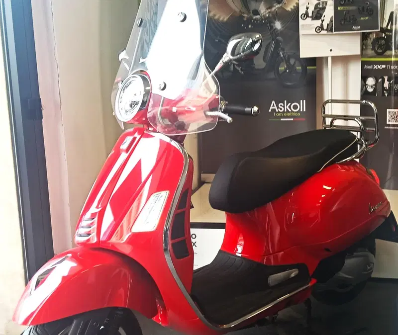 Vespa GTS 300 Super Hpe (2021 - 22)
