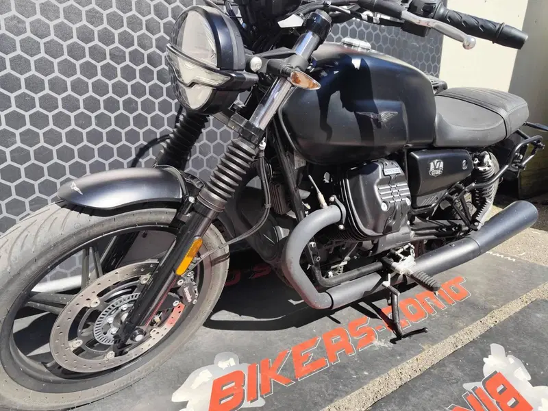 Moto Guzzi V7 Stone (2021 - 24) (8)