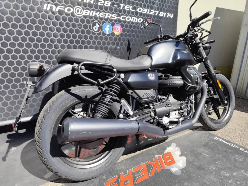 Moto Guzzi V7 Stone (2021 - 24) (2)