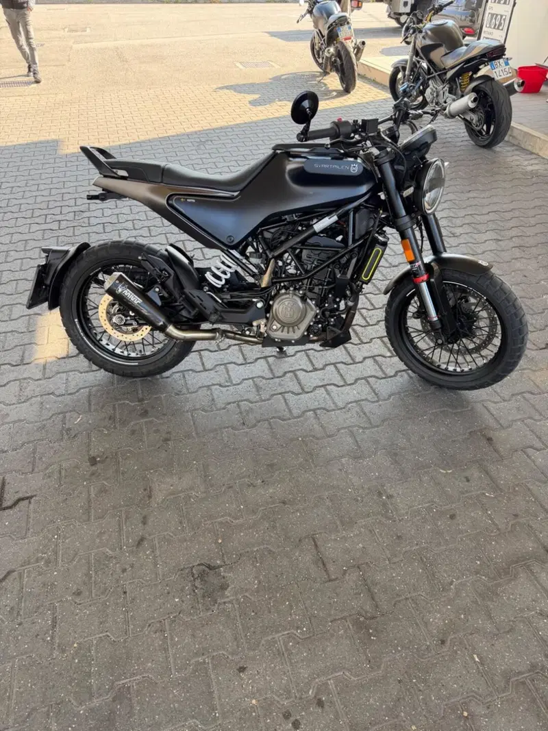 Husqvarna Svartpilen 125 (2021 - 23) (2)