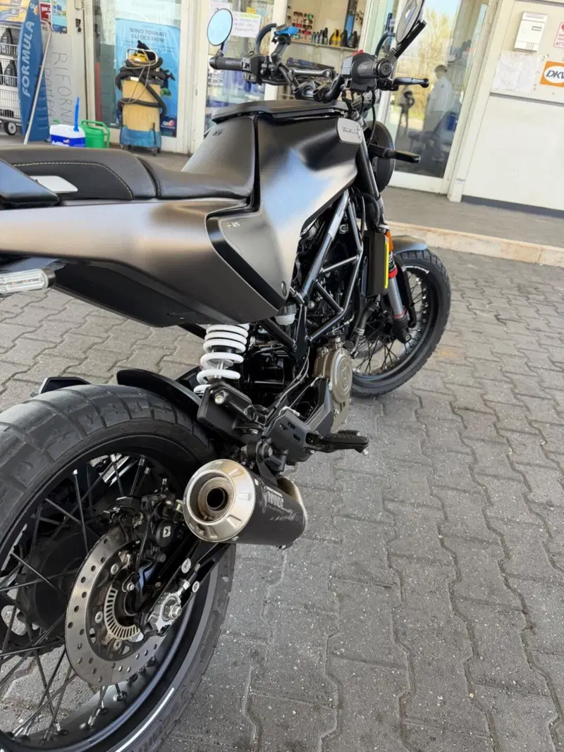 Husqvarna Svartpilen 125 (2021 - 23) (4)