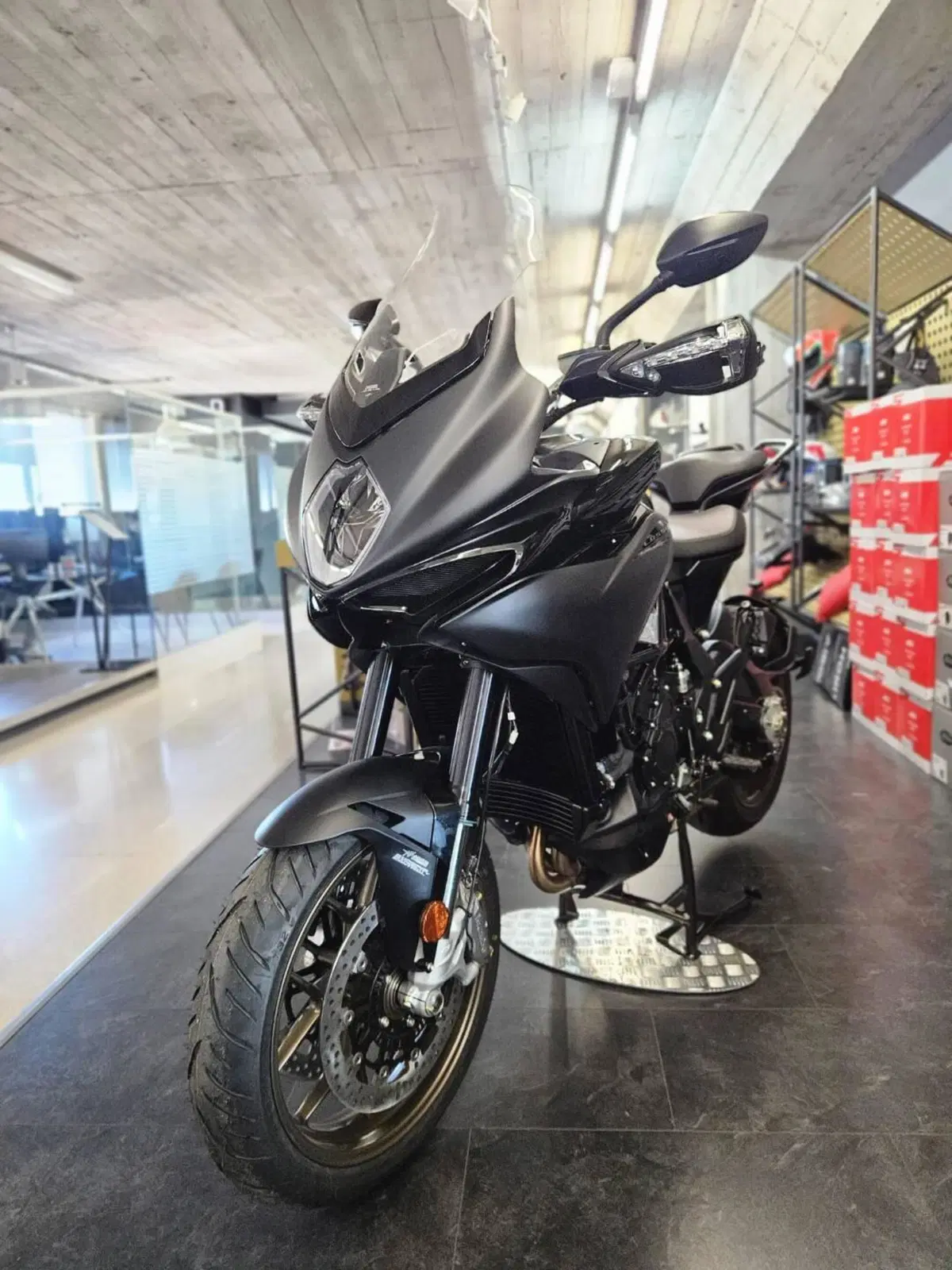 MV Agusta Turismo Veloce 800 Lusso SCS (2021 - 26) (4)