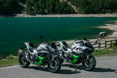 Kawasaki aggiorna le HEV Z7 e Ninja 7 Hybrid