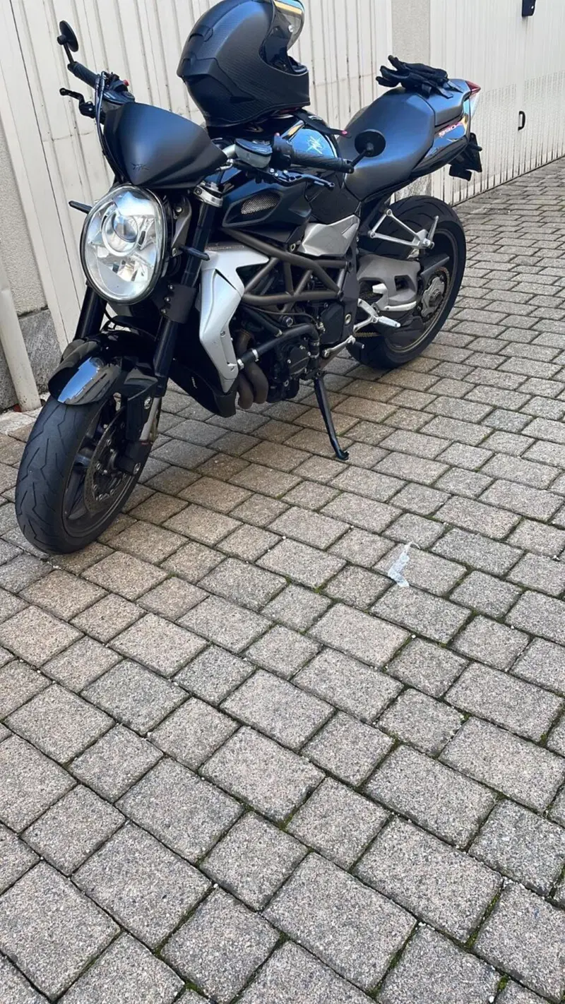 MV Agusta Brutale 990 R (2009 - 12) (4)