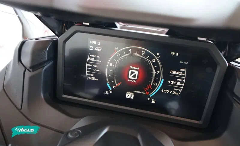 Yamaha T-Max 560 Tech Max (2025 - 26) (7)