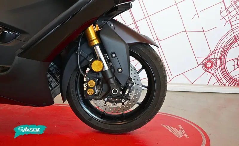 Yamaha T-Max 560 Tech Max (2025 - 26) (9)