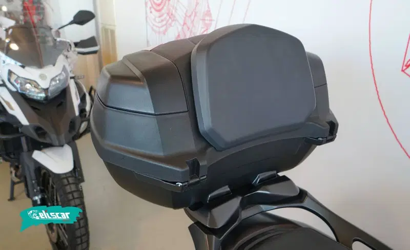 Yamaha T-Max 560 Tech Max (2025 - 26) (8)