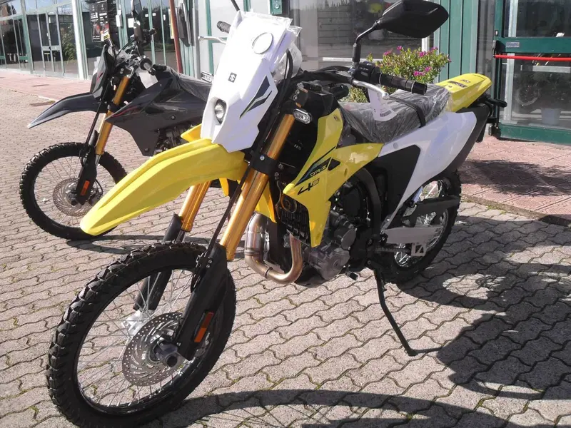 Suzuki DR-Z4S (2025 - 26) (7)