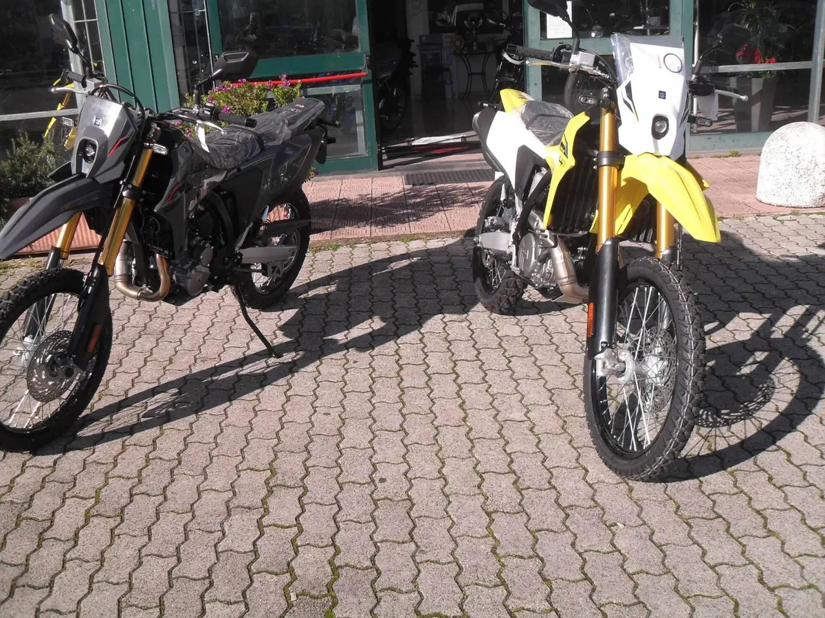 Suzuki DR-Z4S (2025 - 26)