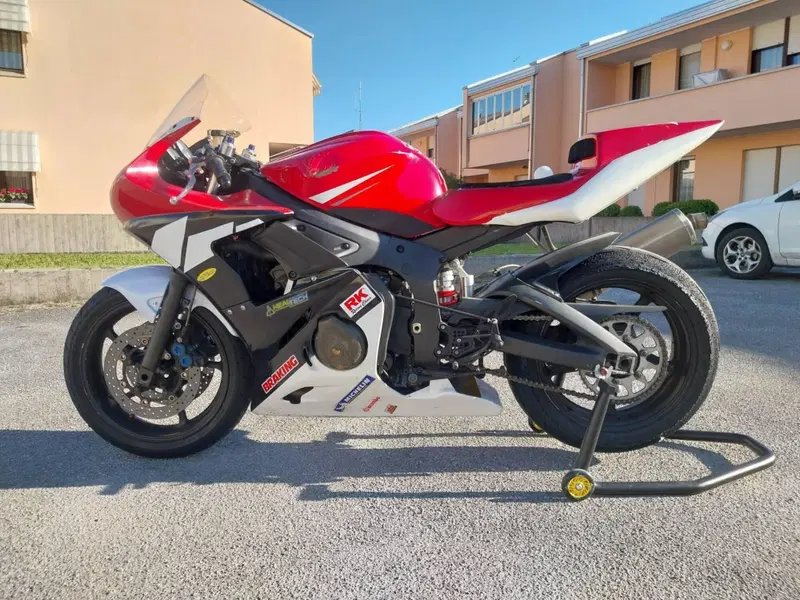 Yamaha YZF R6 (2003 - 04)