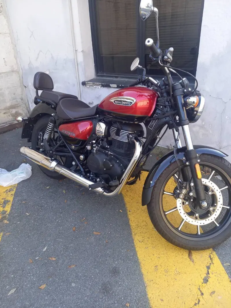 Royal Enfield Meteor 350 Aurora (2024 - 26) (2)