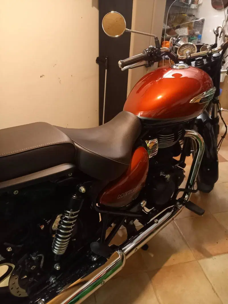 Royal Enfield Meteor 350 Aurora (2024 - 26) (7)