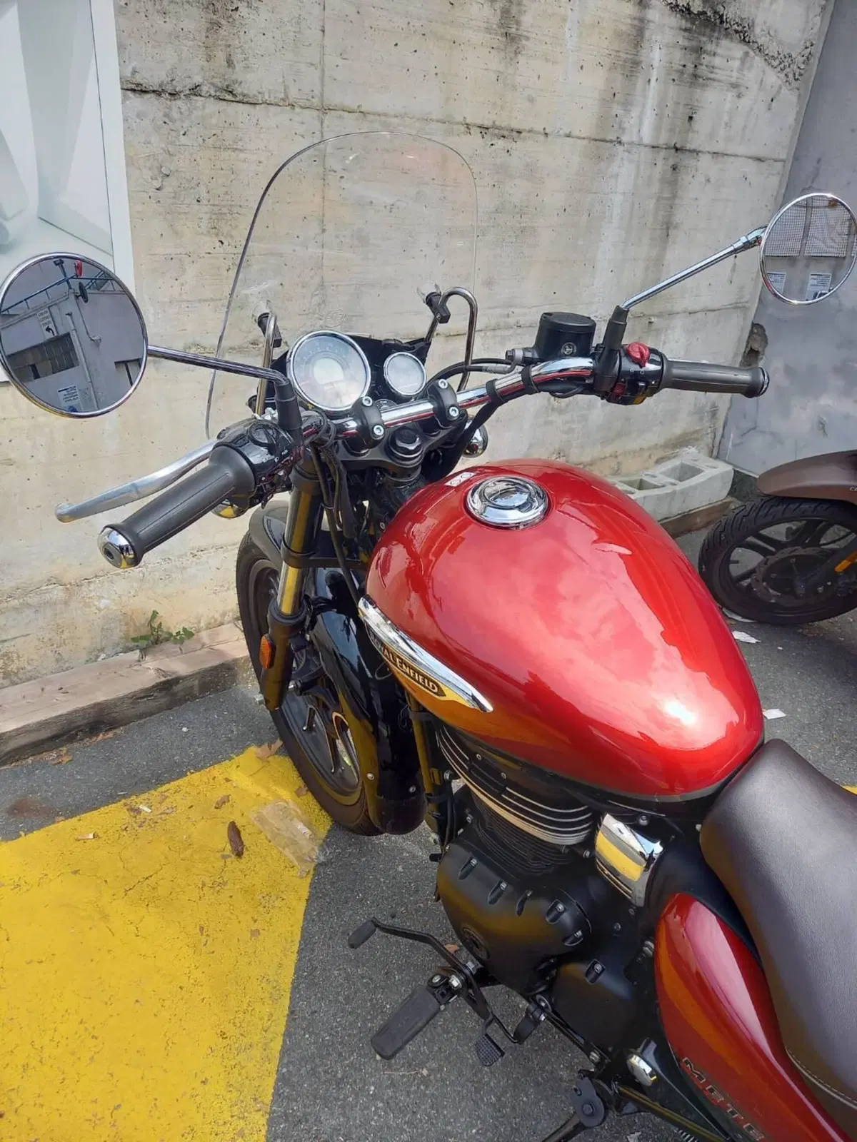 Royal Enfield Meteor 350 Aurora (2024 - 26) (8)