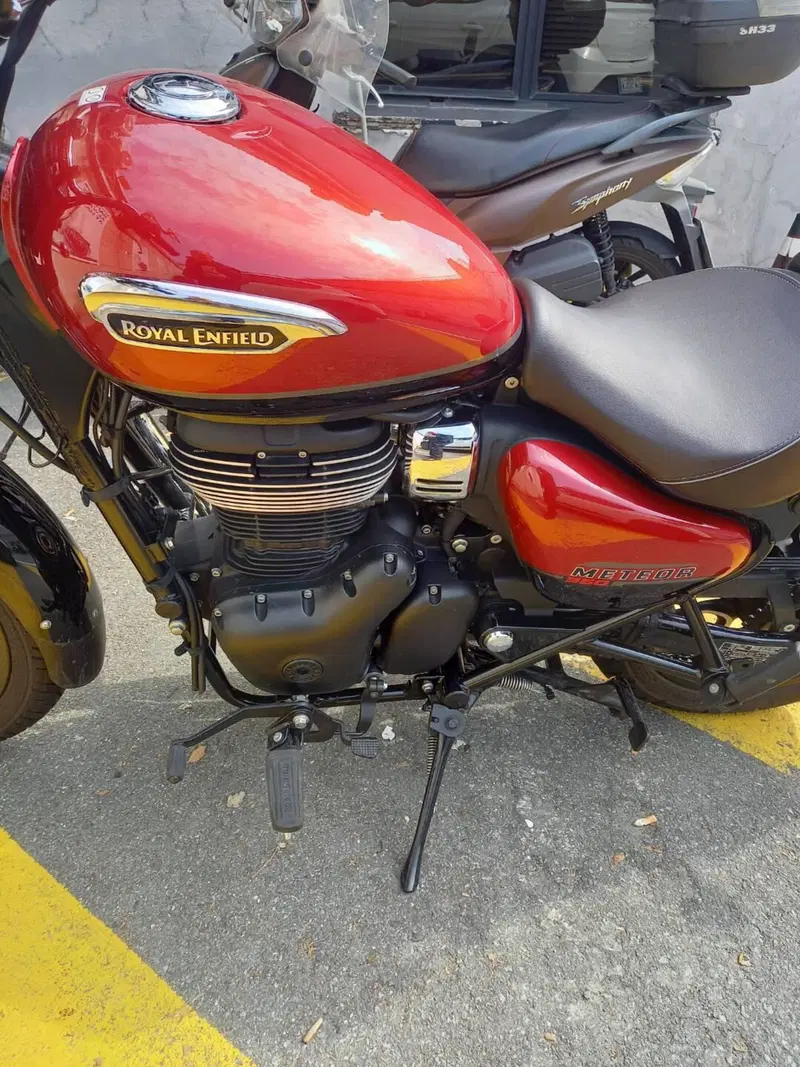 Royal Enfield Meteor 350 Aurora (2024 - 26) (9)
