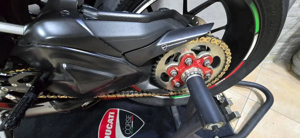 Ducati Panigale V2 Bayliss 1st Championship 20th Anniversary (2021 - 24) (10)