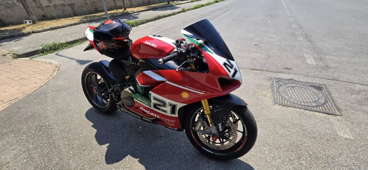 Ducati Panigale V2 Bayliss 1st Championship 20th Anniversary (2021 - 24) (16)