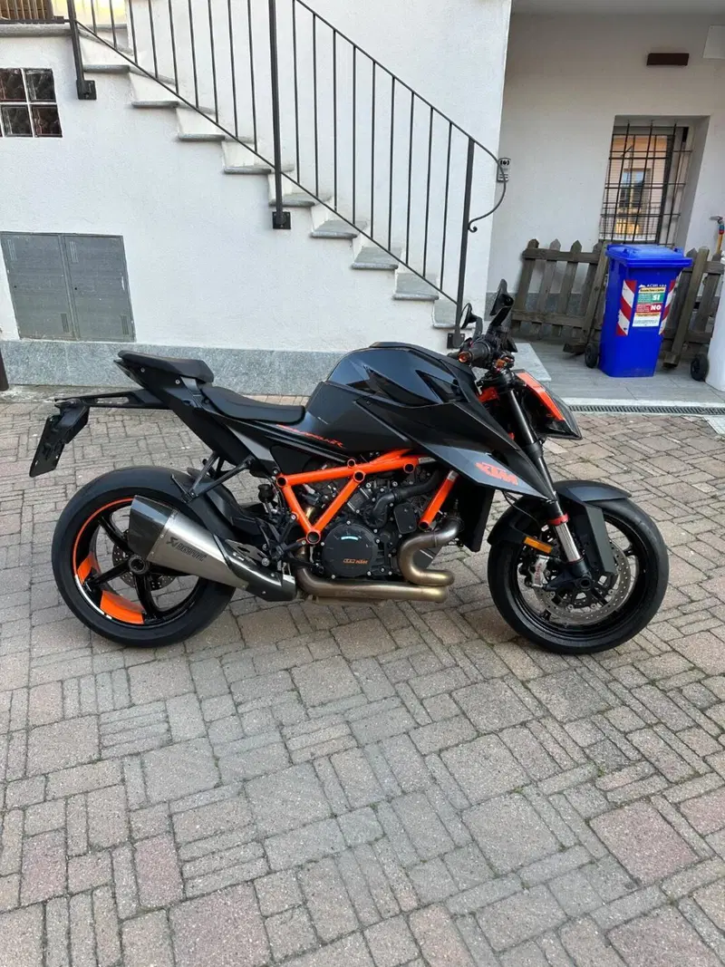 KTM 1290 Super Duke R (2021)